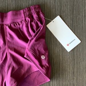 Lululemon Hotty Hot LR Short 4”